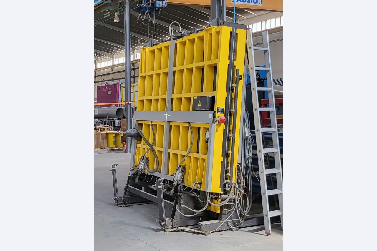 Sale of a complete warehouse of machinery for the glass industry in Spain-8