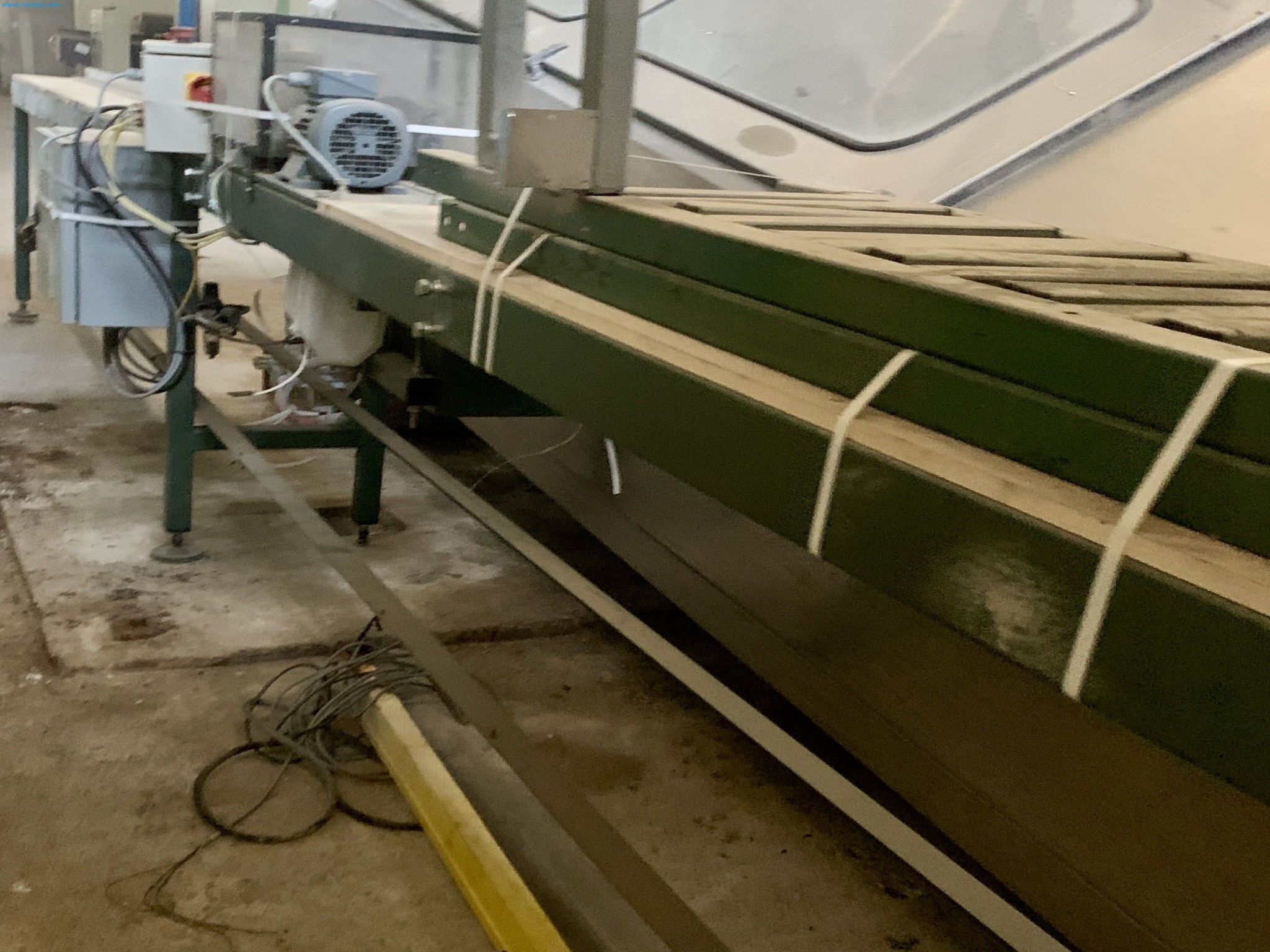 Sale of a complete warehouse of machinery for the glass industry in Spain-1