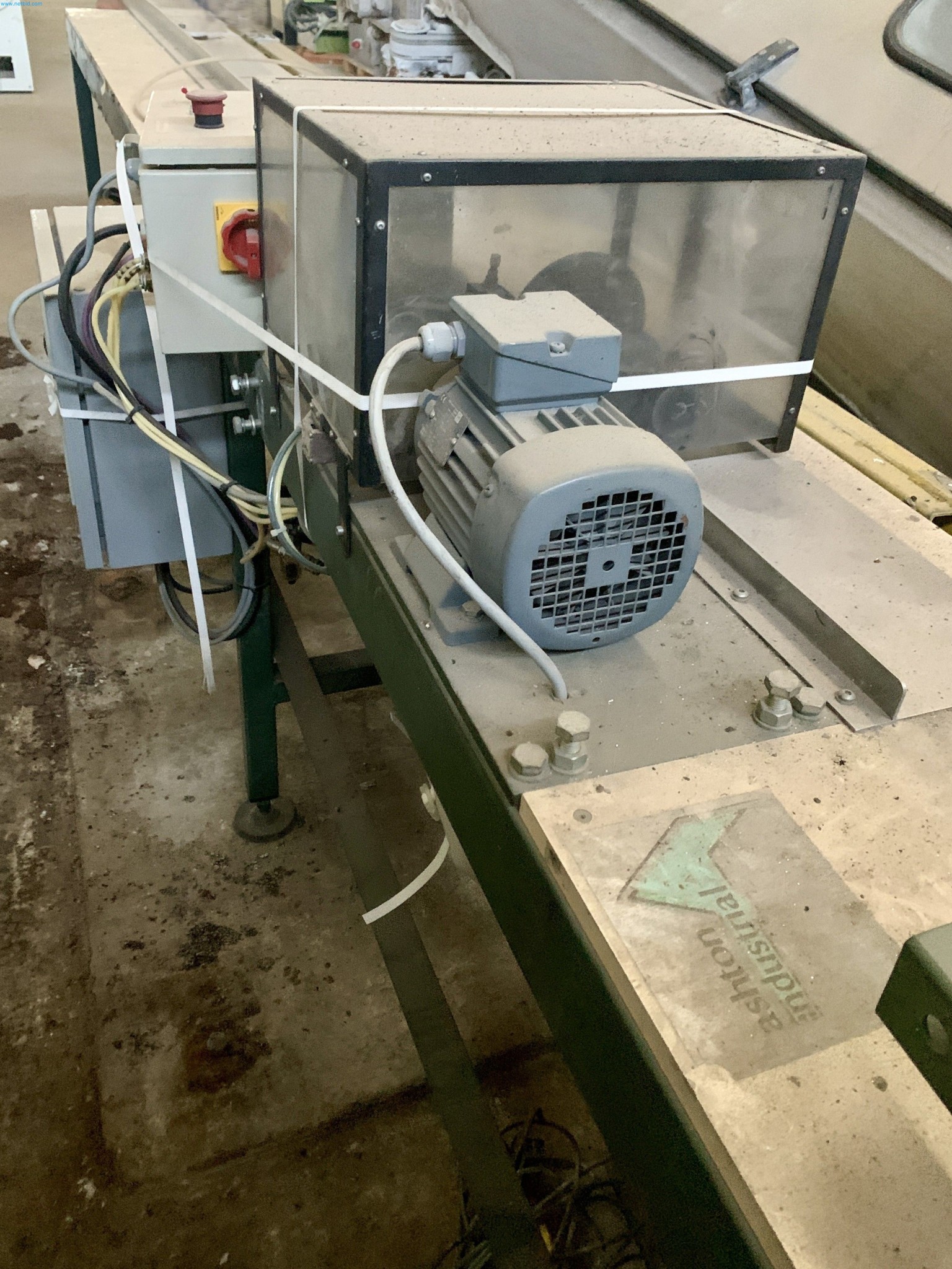 Sale of a complete warehouse of machinery for the glass industry in Spain-6