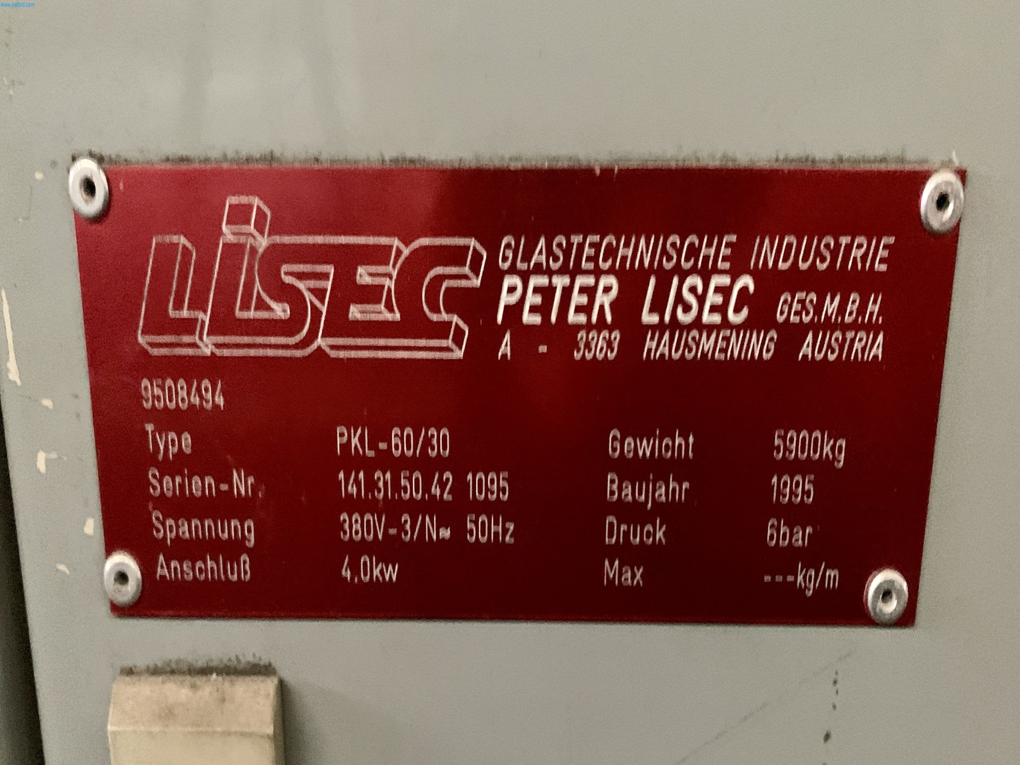 Sale of a complete warehouse of machinery for the glass industry in Spain-10