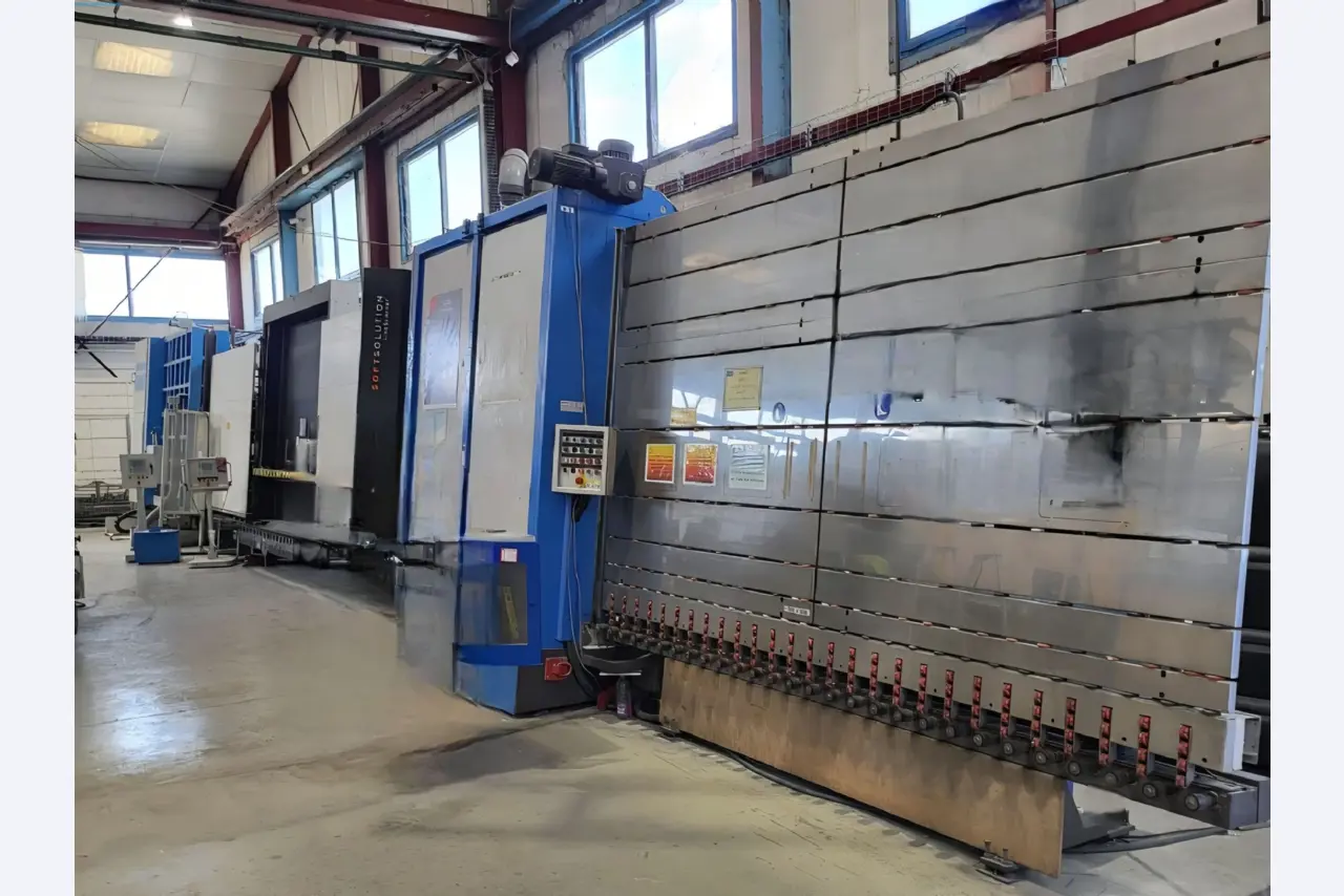 Venta de un almacén completo de maquinaria para la producción de vidrio en España-1