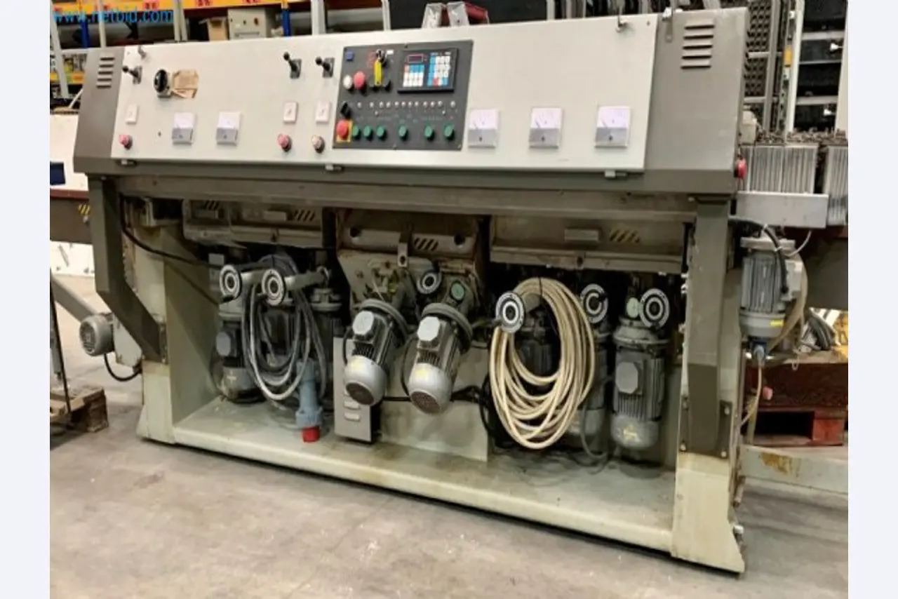 Venta de un almacén completo de maquinaria para la producción de vidrio en España-2