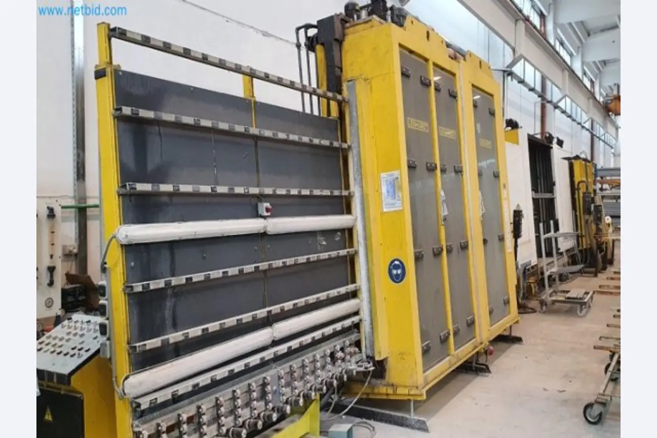 Venta de un almacén completo de maquinaria para la producción de vidrio en España-6