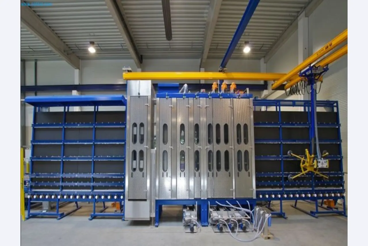 Venta de un almacén completo de maquinaria para la producción de vidrio en España-7