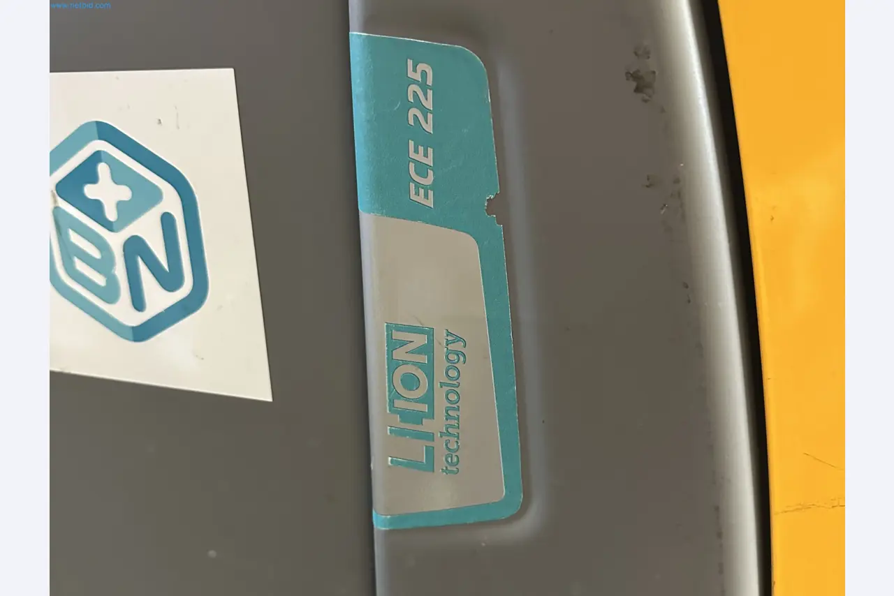 Two Jungheinrich forklifts-11