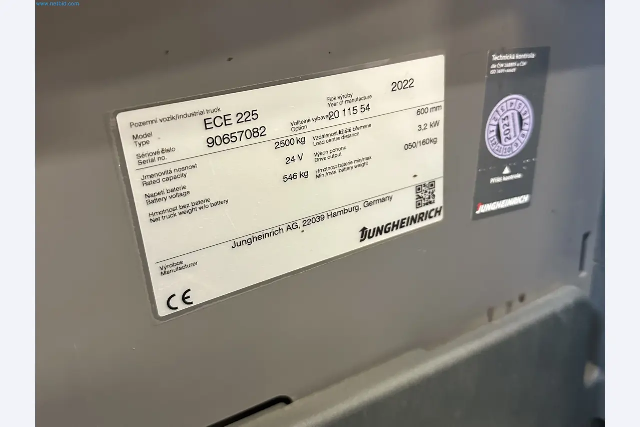 Two Jungheinrich forklifts-14