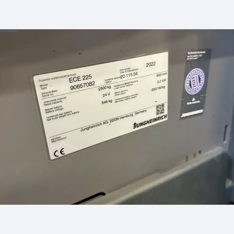 Two Jungheinrich forklifts-14