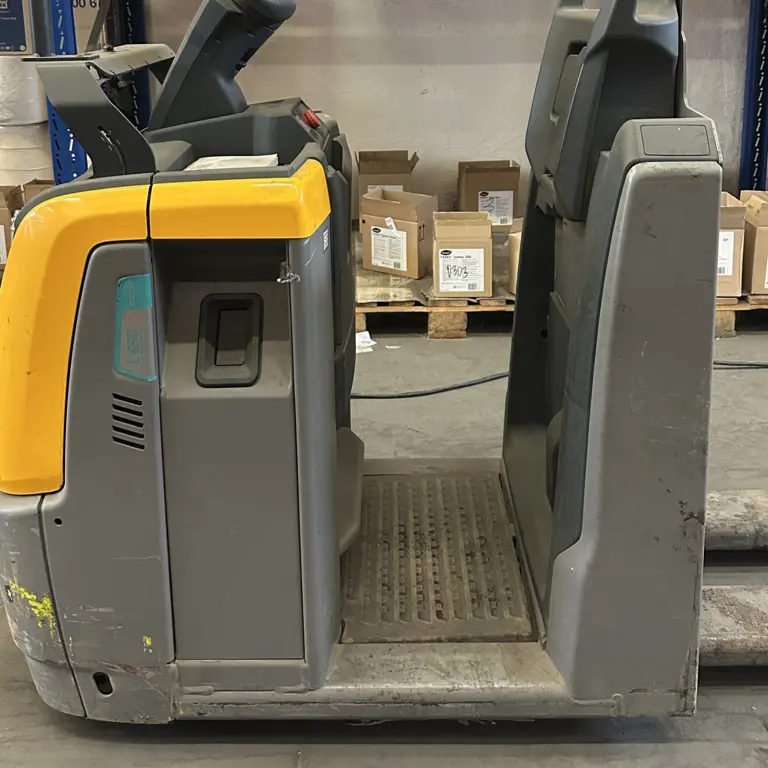 2 Forklift truck Jungheinrich ECE 225