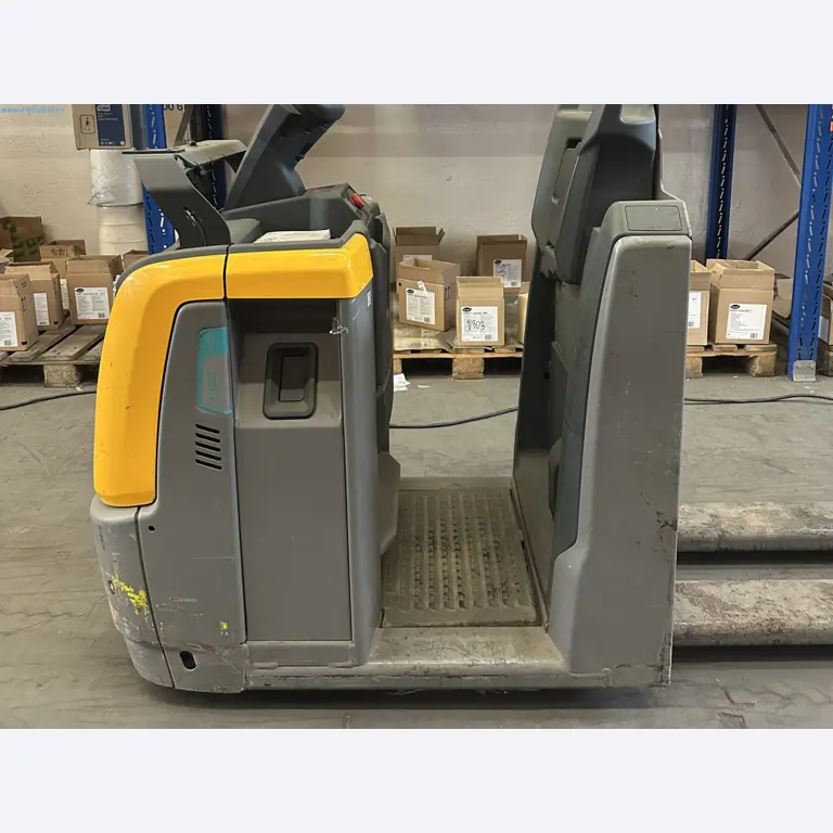 Two Jungheinrich forklifts-1