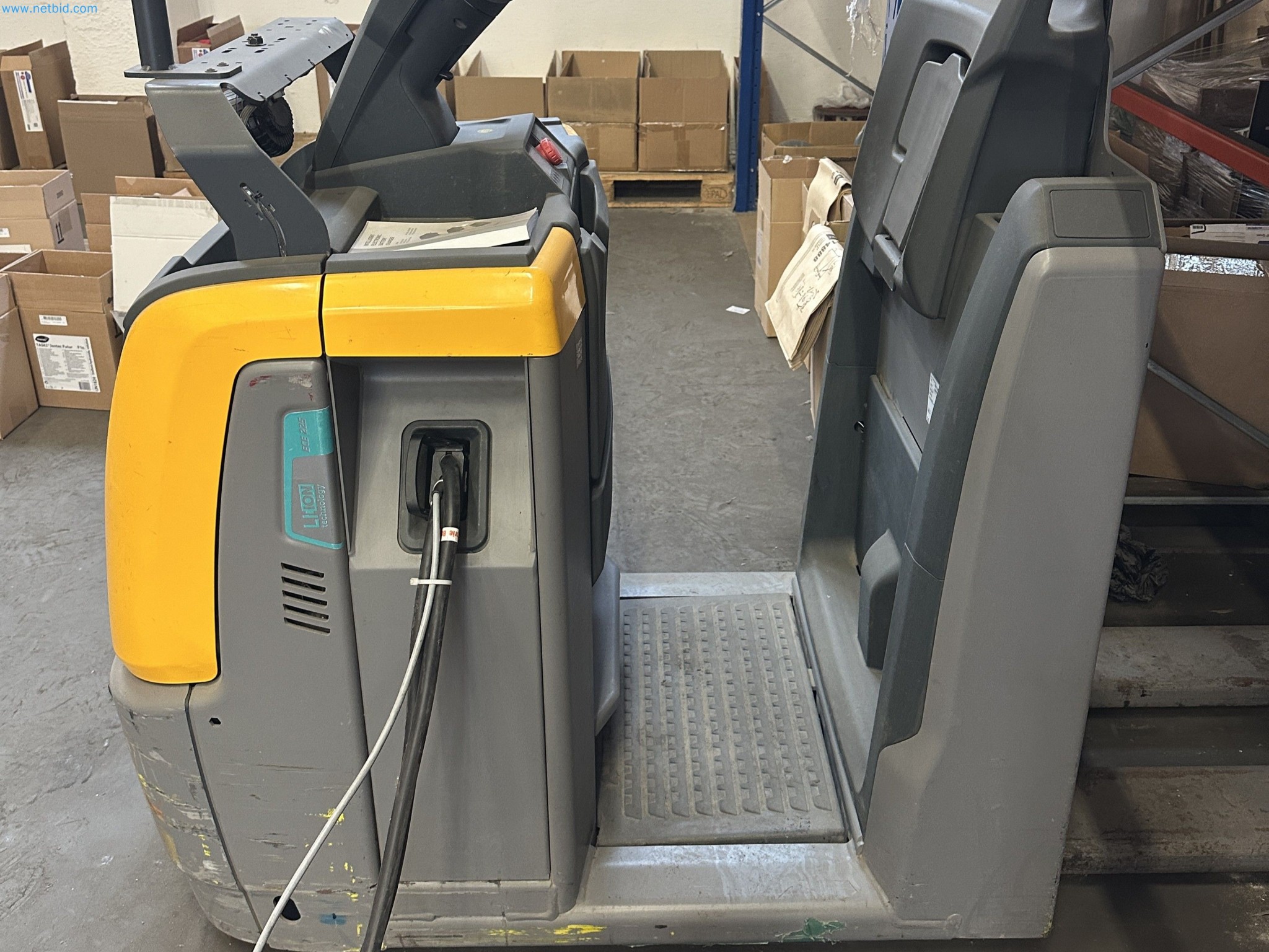 Two Jungheinrich forklifts-2