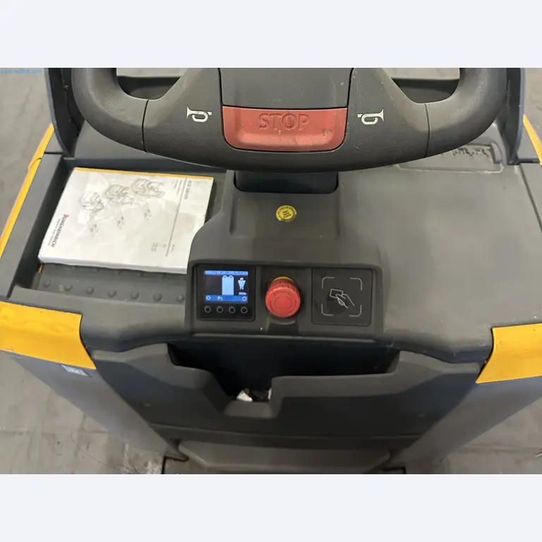 Two Jungheinrich forklifts-8