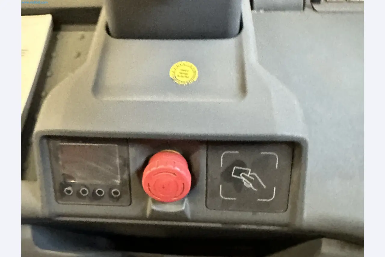 Two Jungheinrich forklifts-9