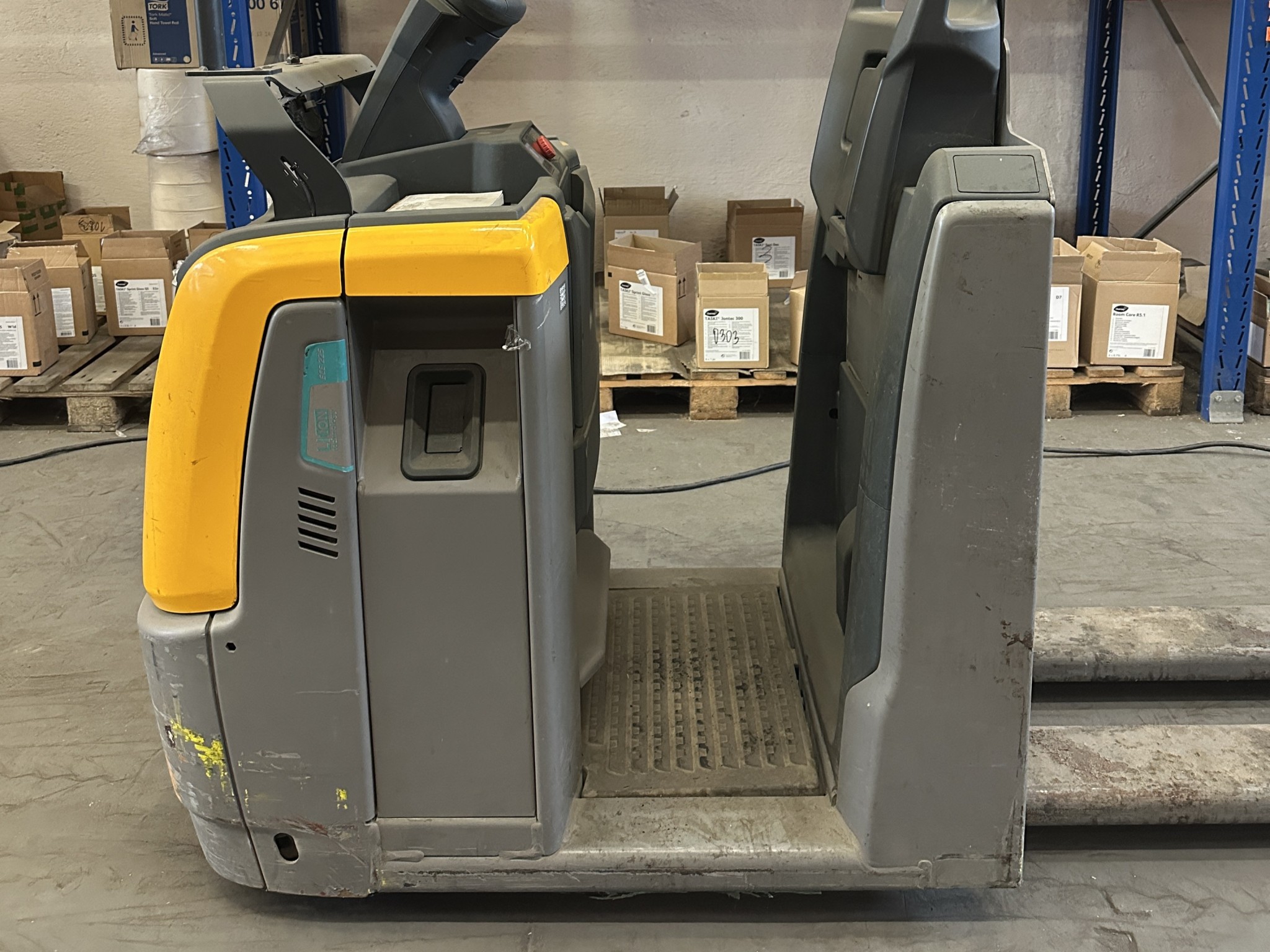 Two Jungheinrich forklifts-1