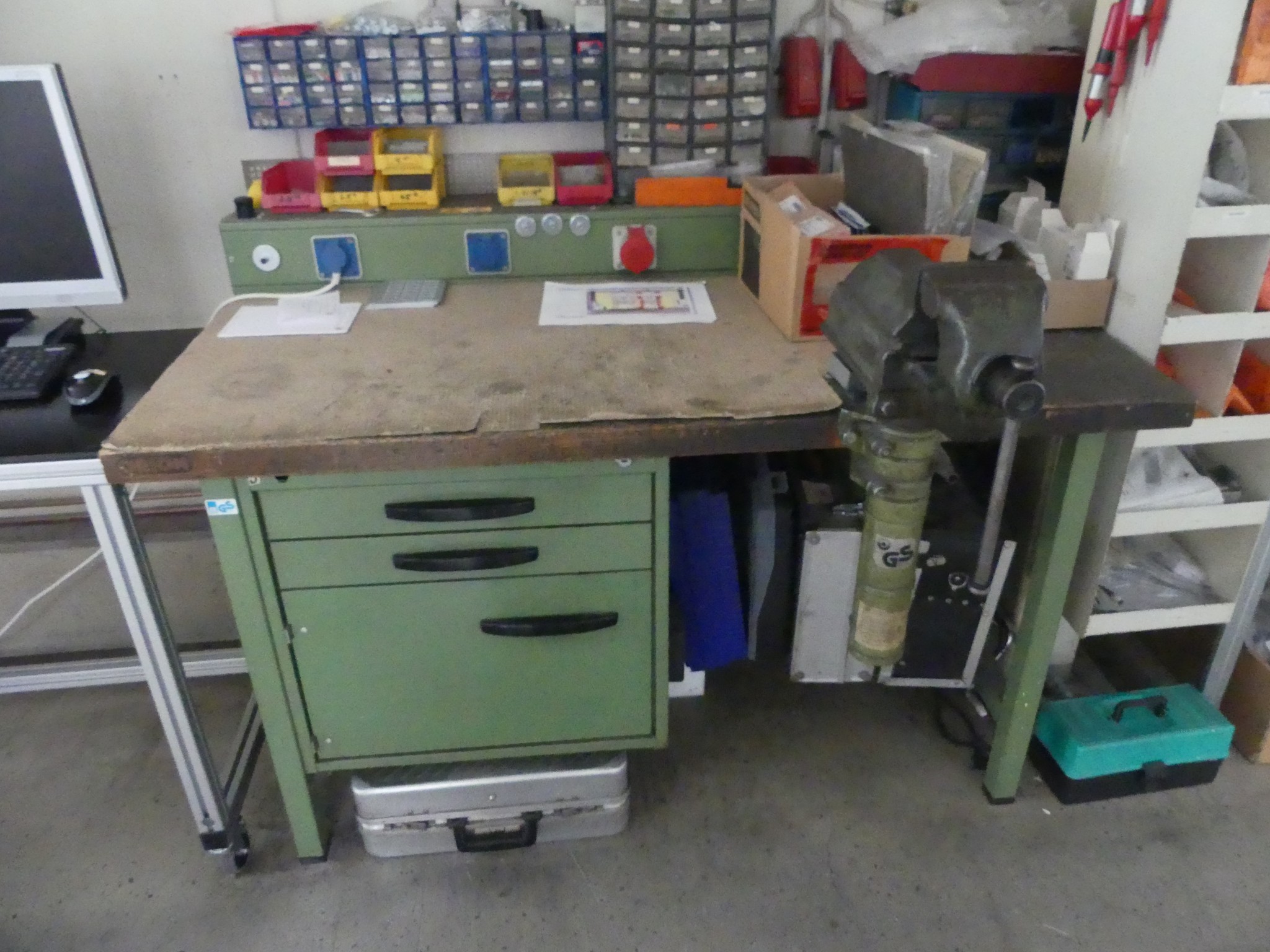 Maschinen und Betriebsausstattung eines Maschinenbauunternehmens-1