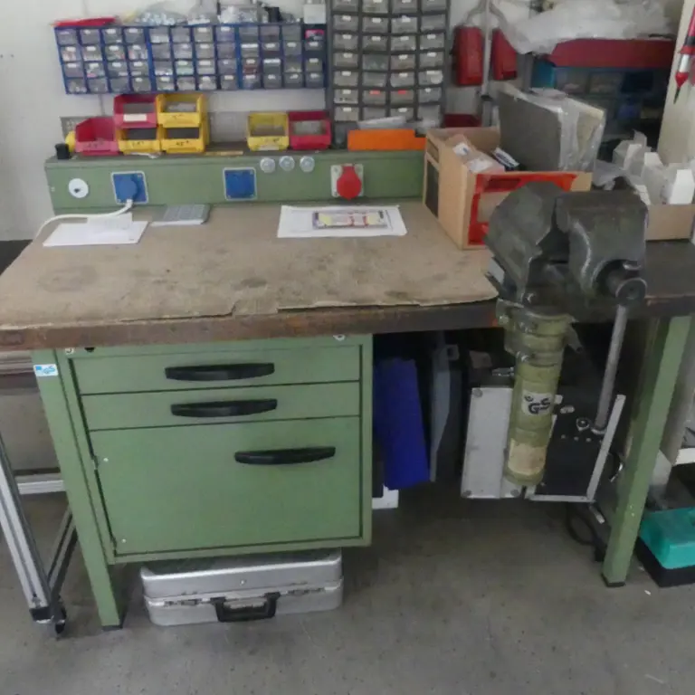 Elektriker-Werktisch