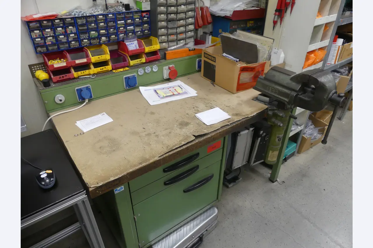 Maschinen und Betriebsausstattung eines Maschinenbauunternehmens-5