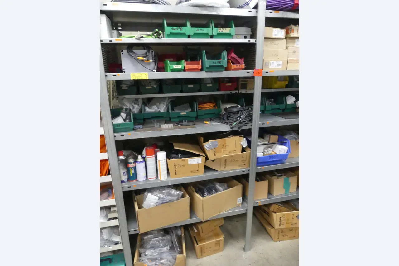 Maschinen und Betriebsausstattung eines Maschinenbauunternehmens-1