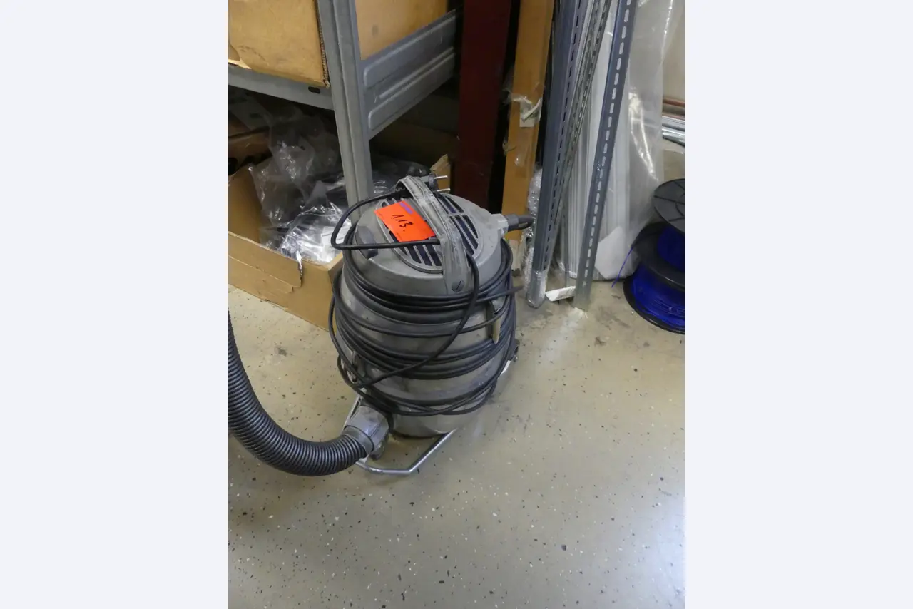 Maschinen und Betriebsausstattung eines Maschinenbauunternehmens-1