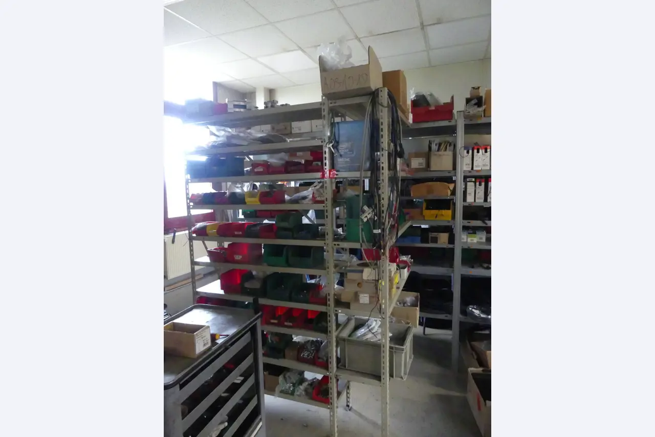 Maschinen und Betriebsausstattung eines Maschinenbauunternehmens-1