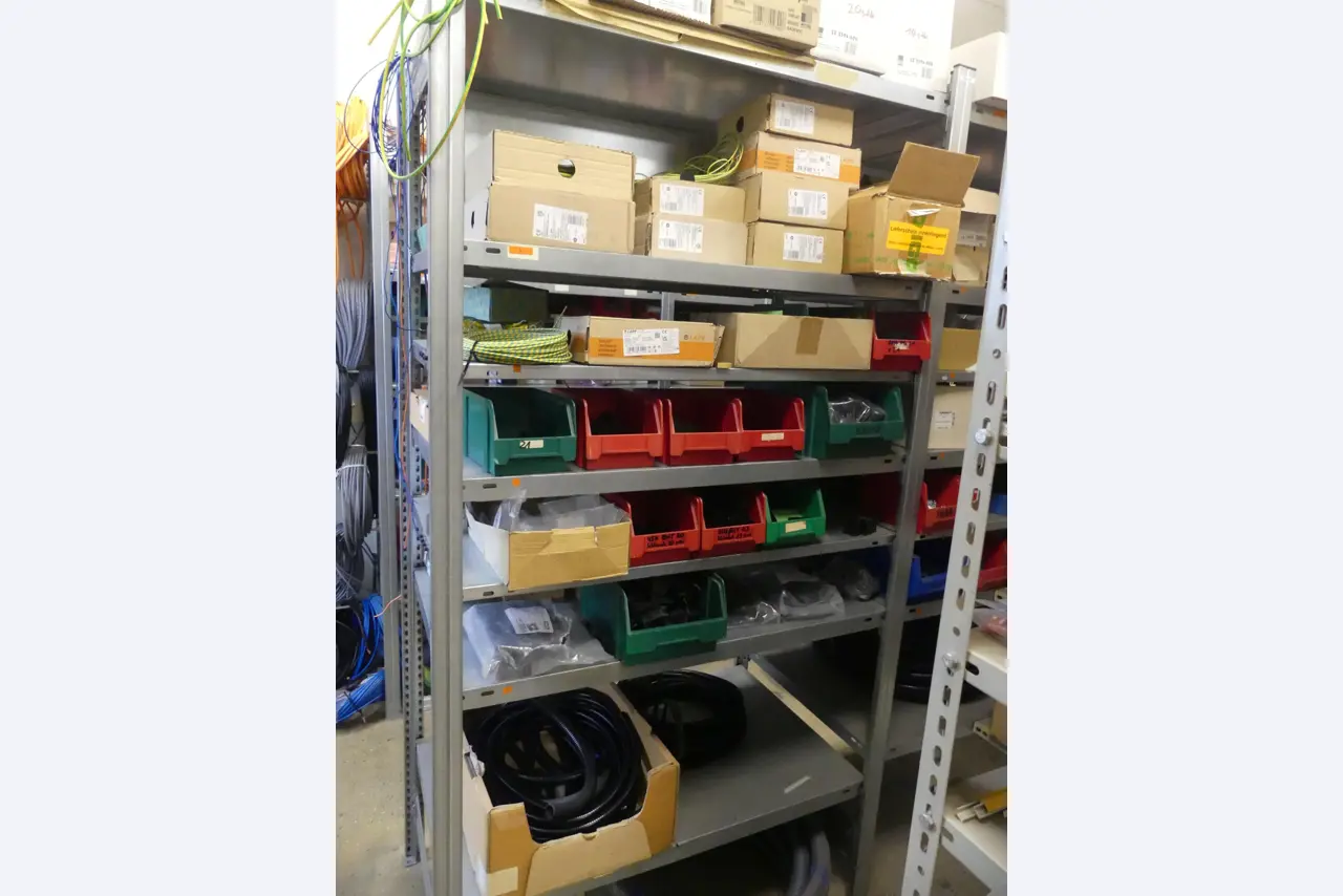 Maschinen und Betriebsausstattung eines Maschinenbauunternehmens-3