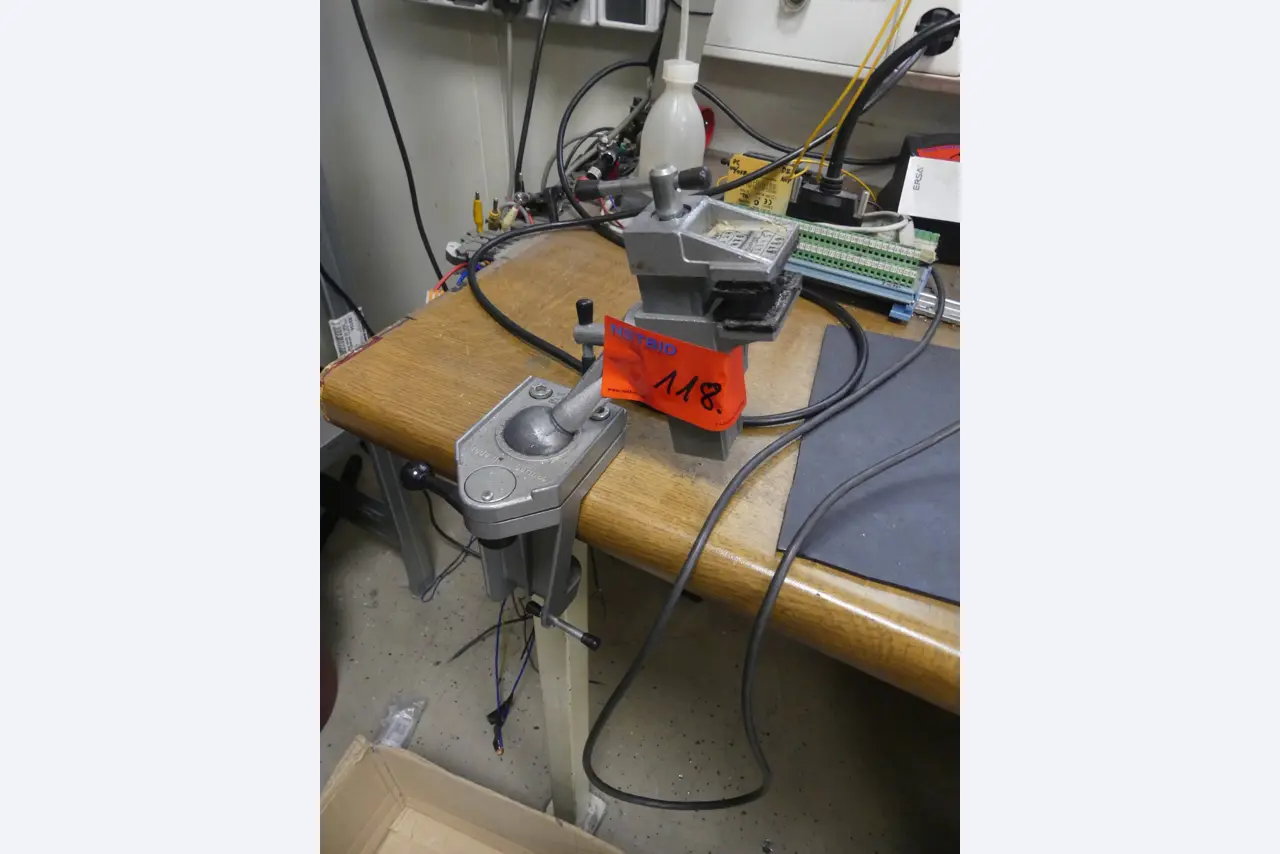 Maschinen und Betriebsausstattung eines Maschinenbauunternehmens-1