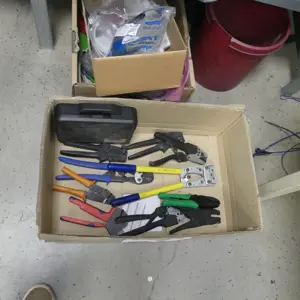 Posten div. Elektrikerwerkzeug