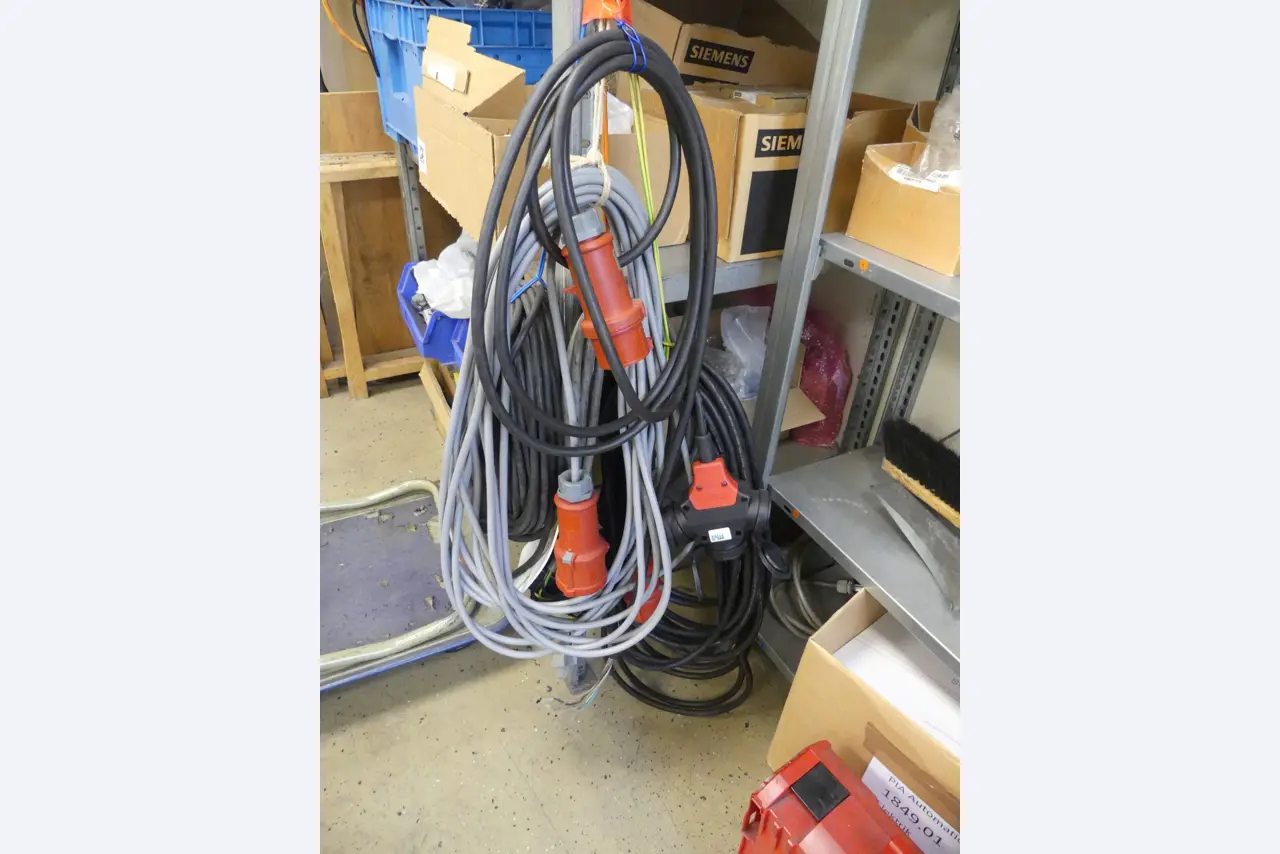 Maschinen und Betriebsausstattung eines Maschinenbauunternehmens-1