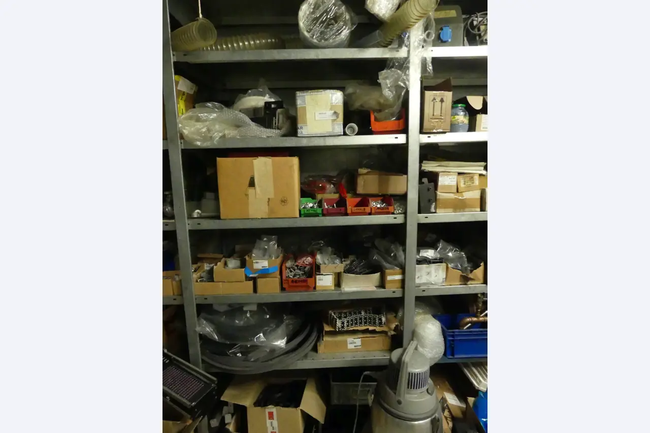 Maschinen und Betriebsausstattung eines Maschinenbauunternehmens-6