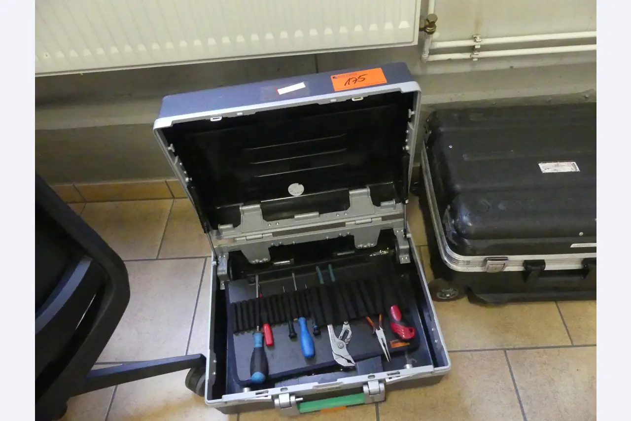 Maschinen und Betriebsausstattung eines Maschinenbauunternehmens-1