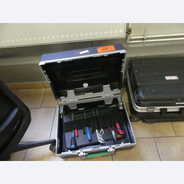 Maschinen und Betriebsausstattung eines Maschinenbauunternehmens-1