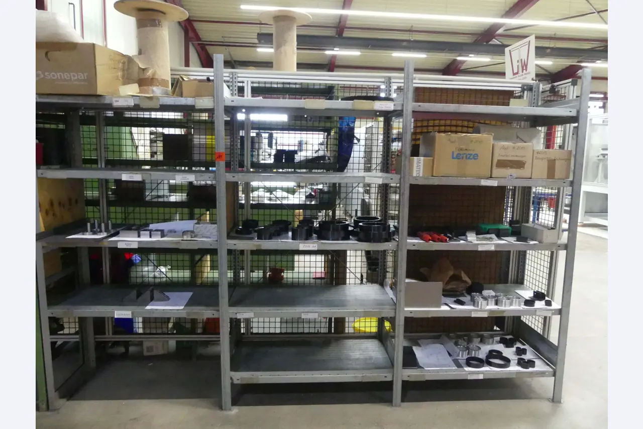 Maschinen und Betriebsausstattung eines Maschinenbauunternehmens-1