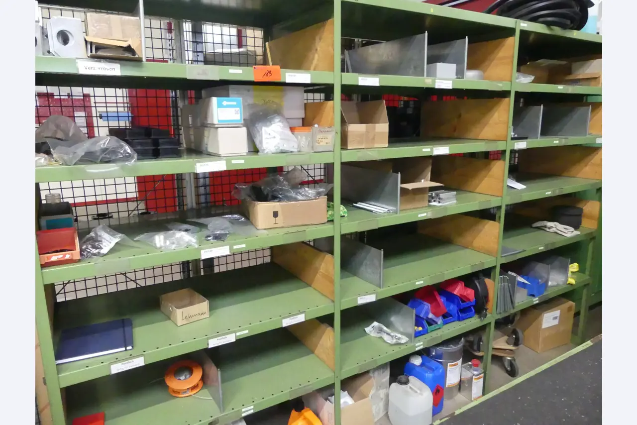 Maschinen und Betriebsausstattung eines Maschinenbauunternehmens-1