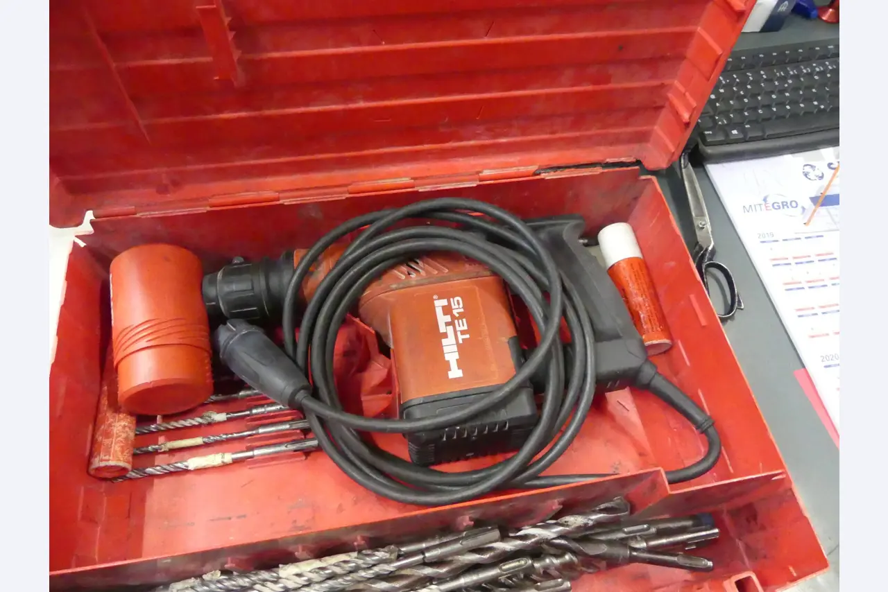 Maschinen und Betriebsausstattung eines Maschinenbauunternehmens-1