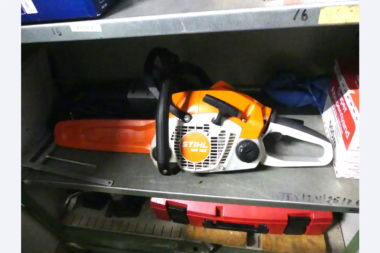 Maschinen und Betriebsausstattung eines Maschinenbauunternehmens-2