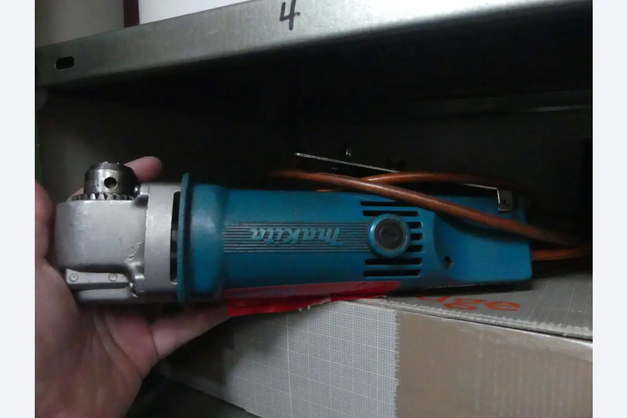 Maschinen und Betriebsausstattung eines Maschinenbauunternehmens-1