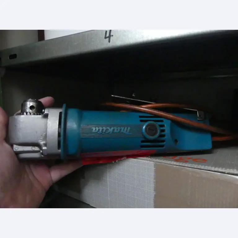 Maschinen und Betriebsausstattung eines Maschinenbauunternehmens-1