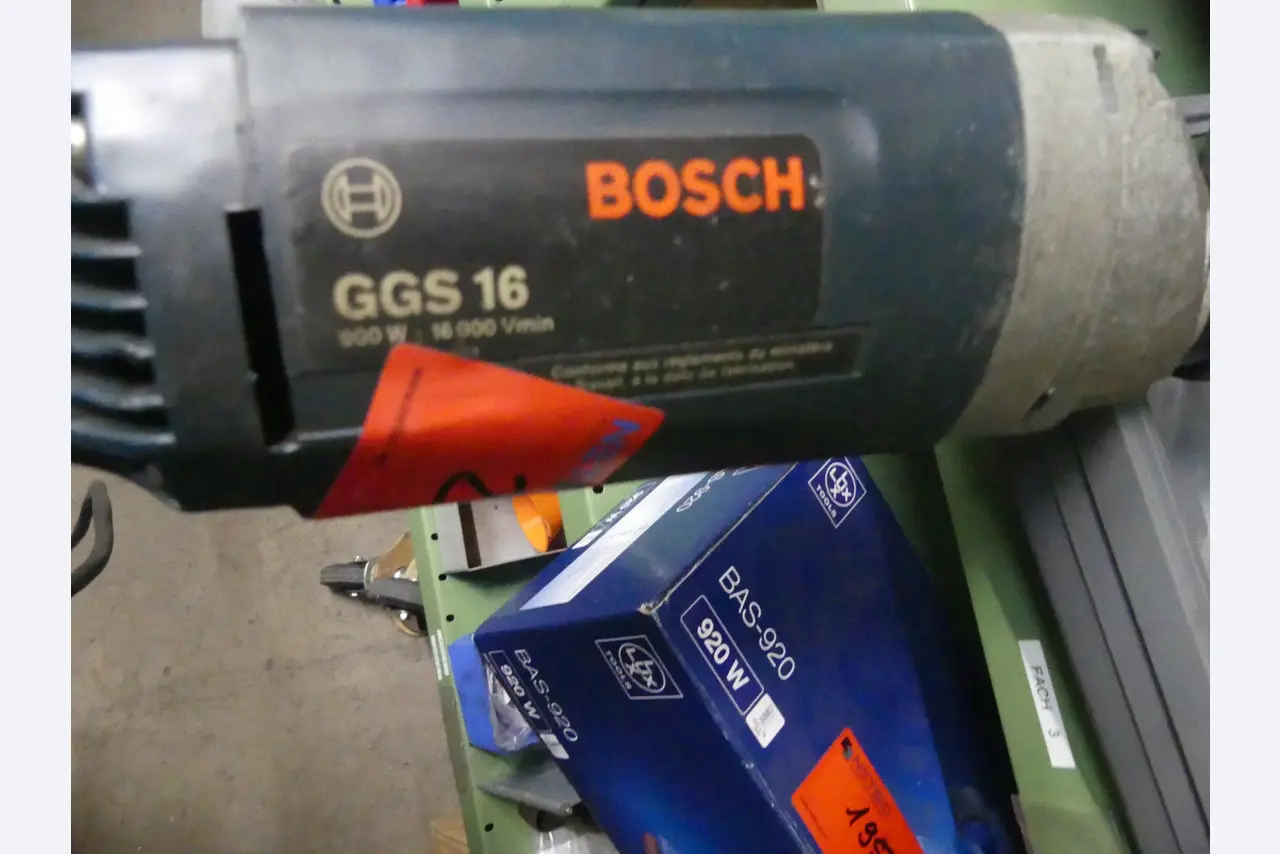 Maschinen und Betriebsausstattung eines Maschinenbauunternehmens-2