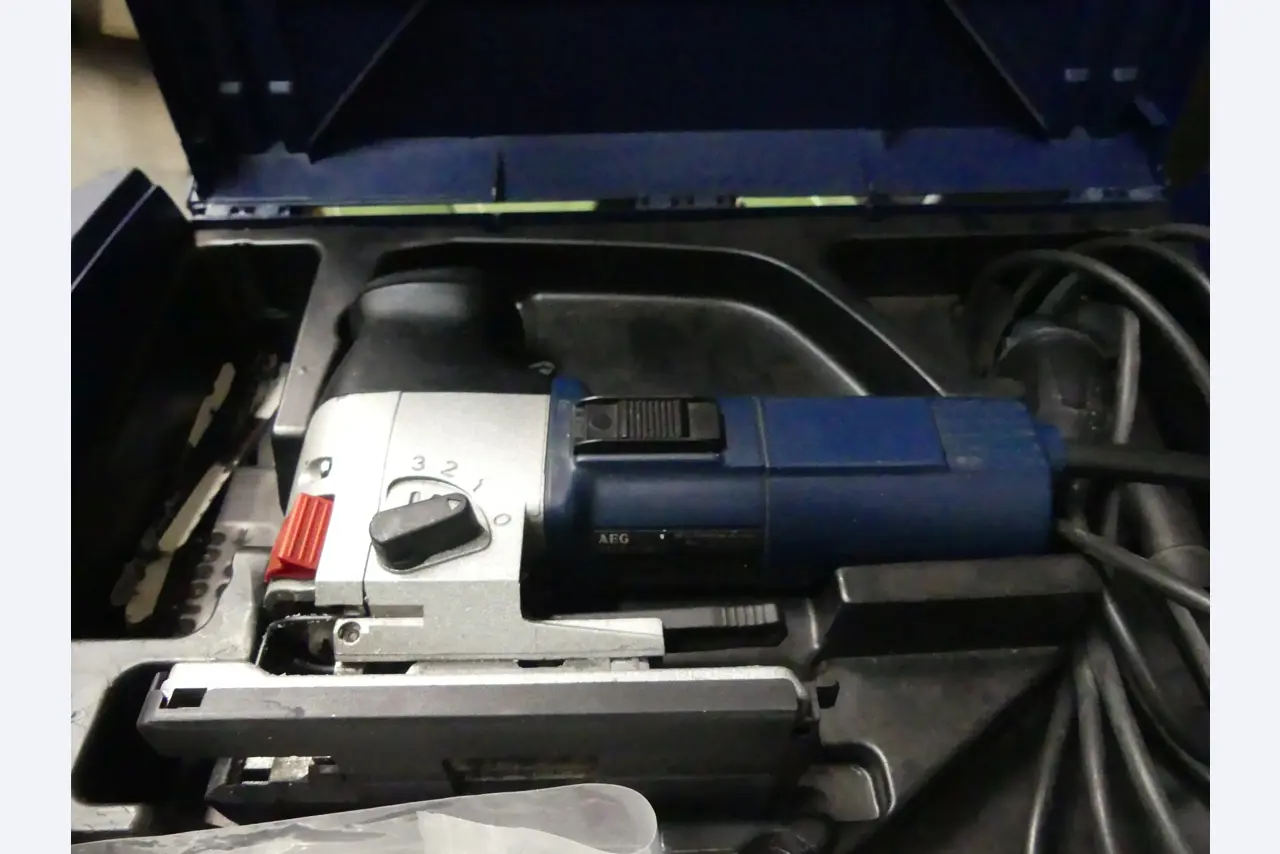 Maschinen und Betriebsausstattung eines Maschinenbauunternehmens-1