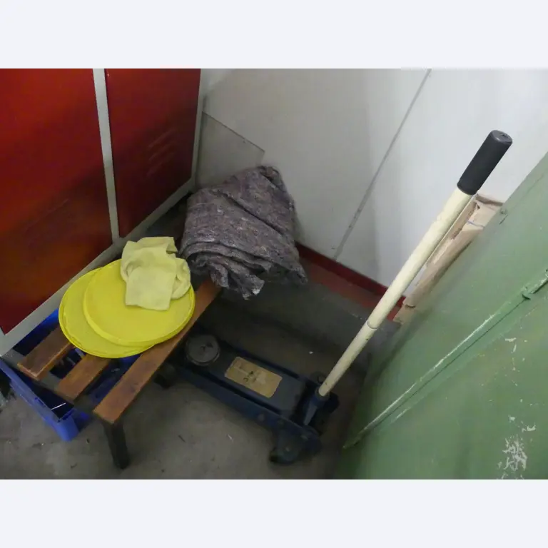 Maschinen und Betriebsausstattung eines Maschinenbauunternehmens-1