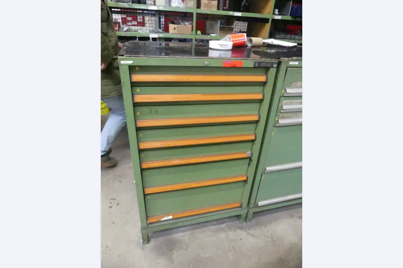 Maschinen und Betriebsausstattung eines Maschinenbauunternehmens-1