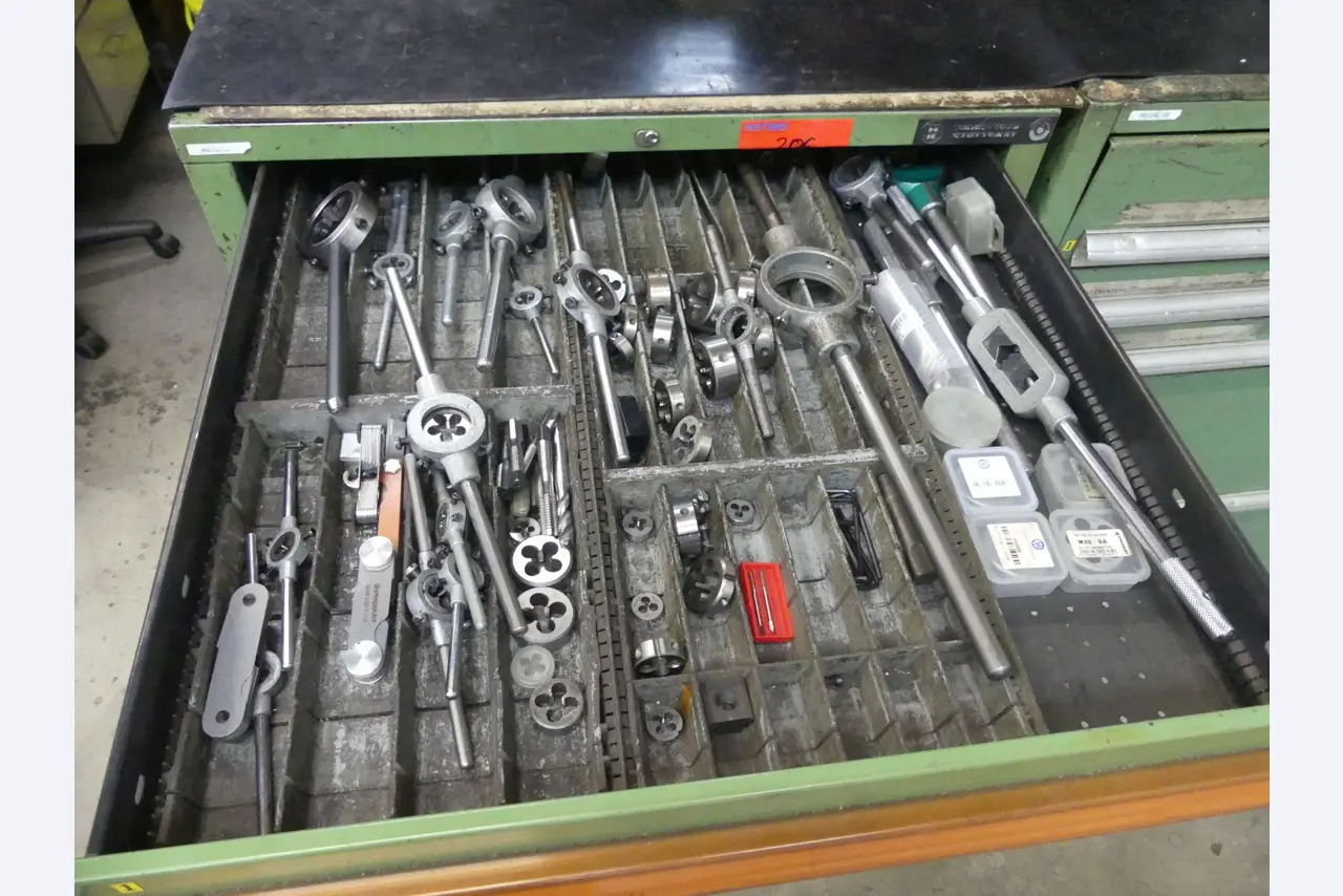 Maschinen und Betriebsausstattung eines Maschinenbauunternehmens-2