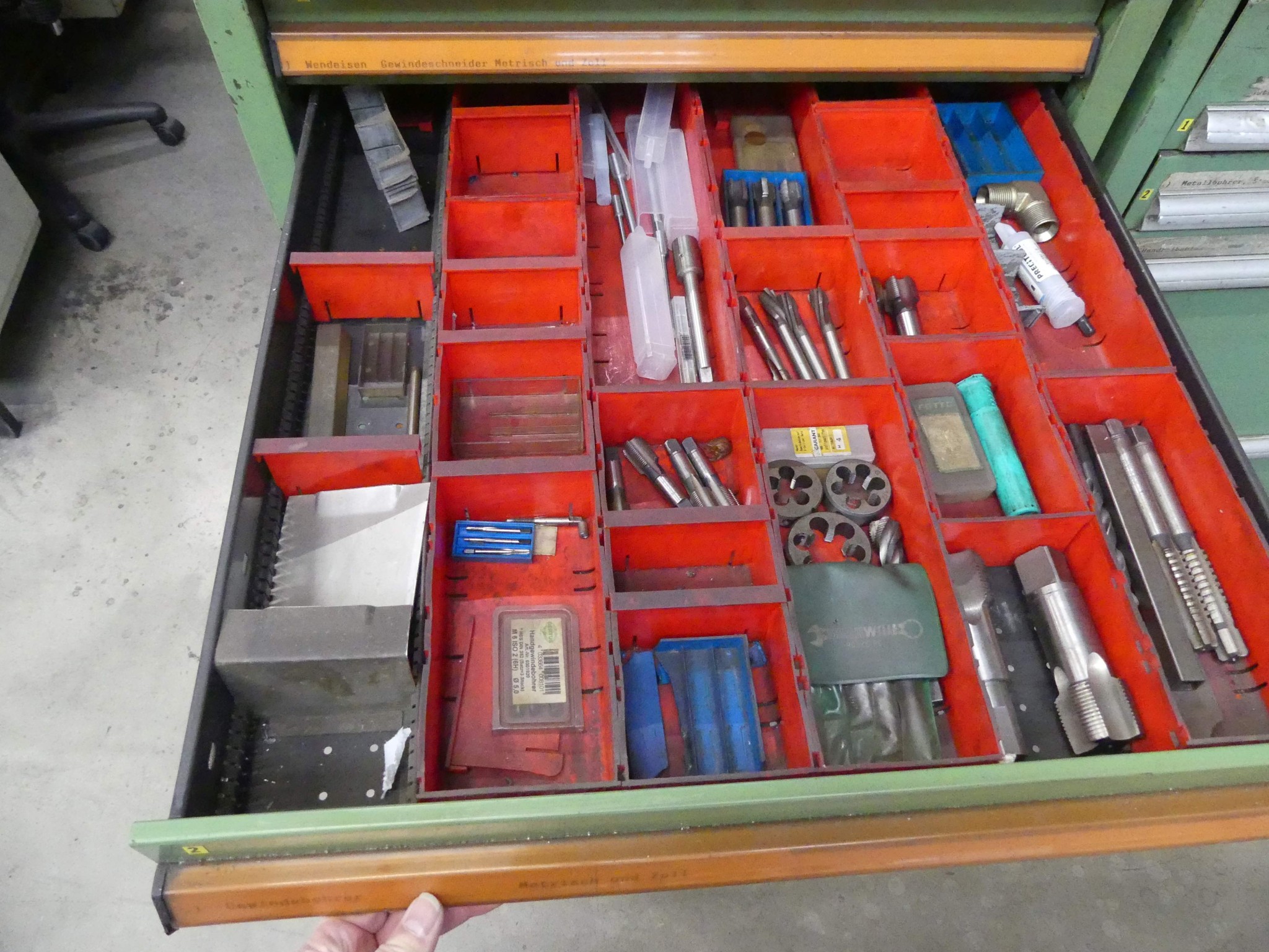 Maschinen und Betriebsausstattung eines Maschinenbauunternehmens-3