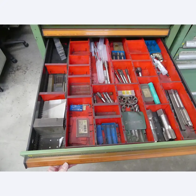 Maschinen und Betriebsausstattung eines Maschinenbauunternehmens-3