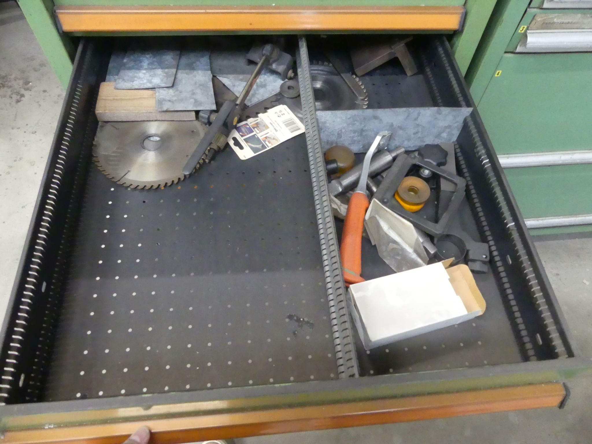 Maschinen und Betriebsausstattung eines Maschinenbauunternehmens-5