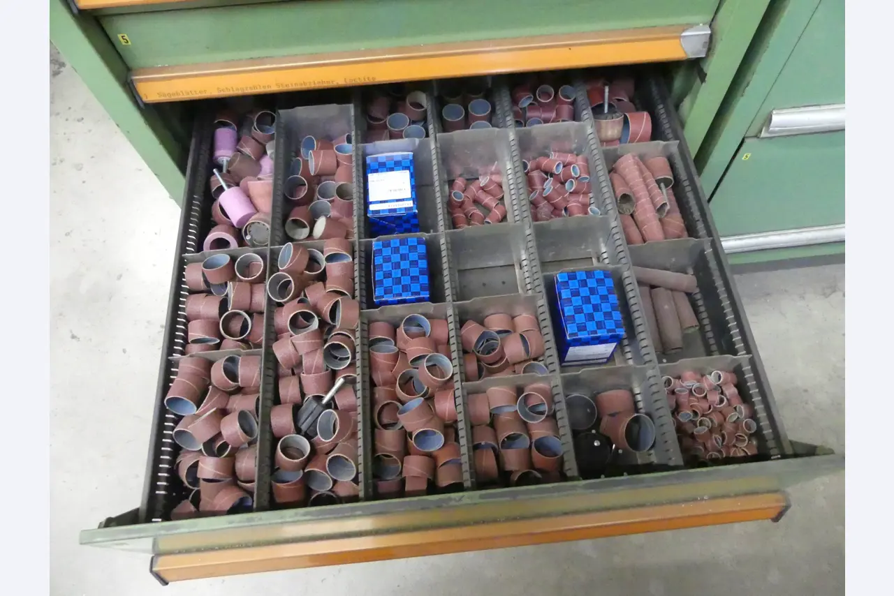 Maschinen und Betriebsausstattung eines Maschinenbauunternehmens-7