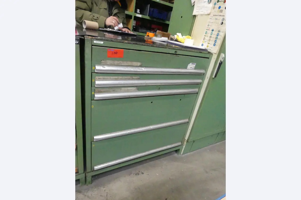 Maschinen und Betriebsausstattung eines Maschinenbauunternehmens-1