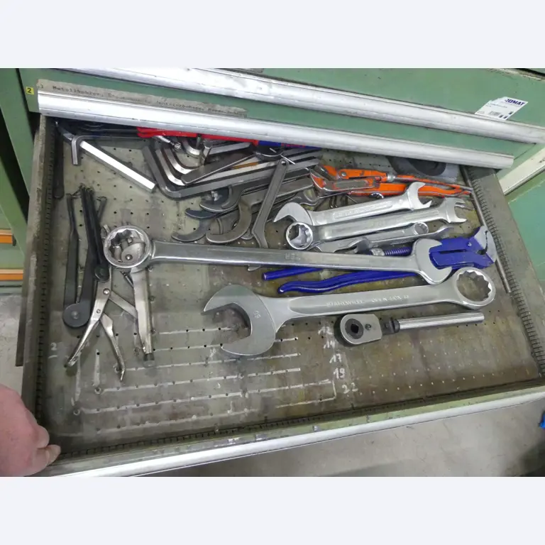 Maschinen und Betriebsausstattung eines Maschinenbauunternehmens-4