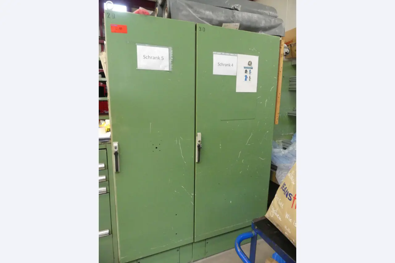 Maschinen und Betriebsausstattung eines Maschinenbauunternehmens-1