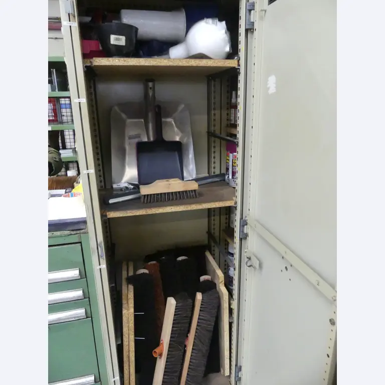 Maschinen und Betriebsausstattung eines Maschinenbauunternehmens-2