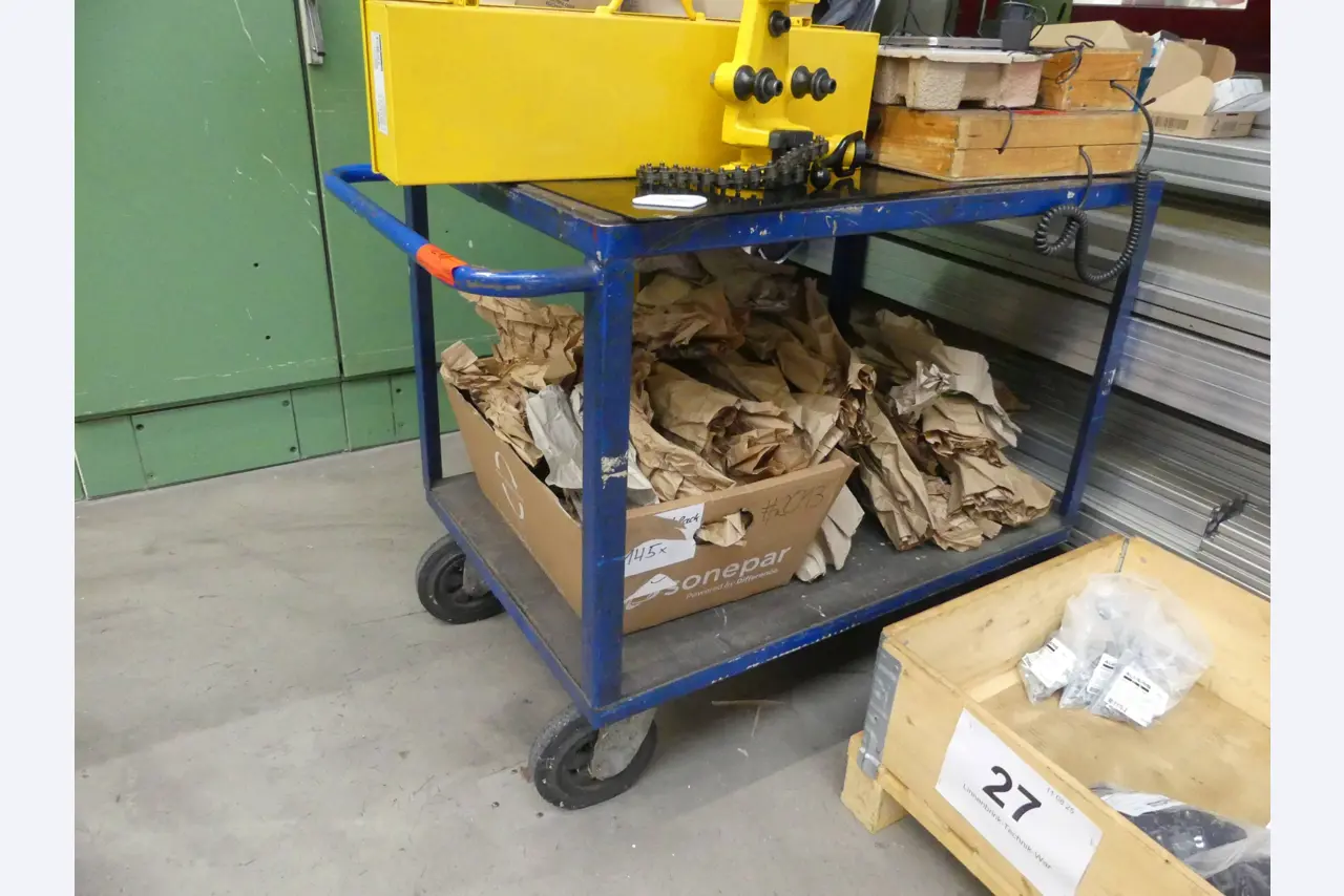 Maschinen und Betriebsausstattung eines Maschinenbauunternehmens-1